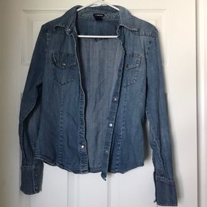 A cute light wash gap jean jacket